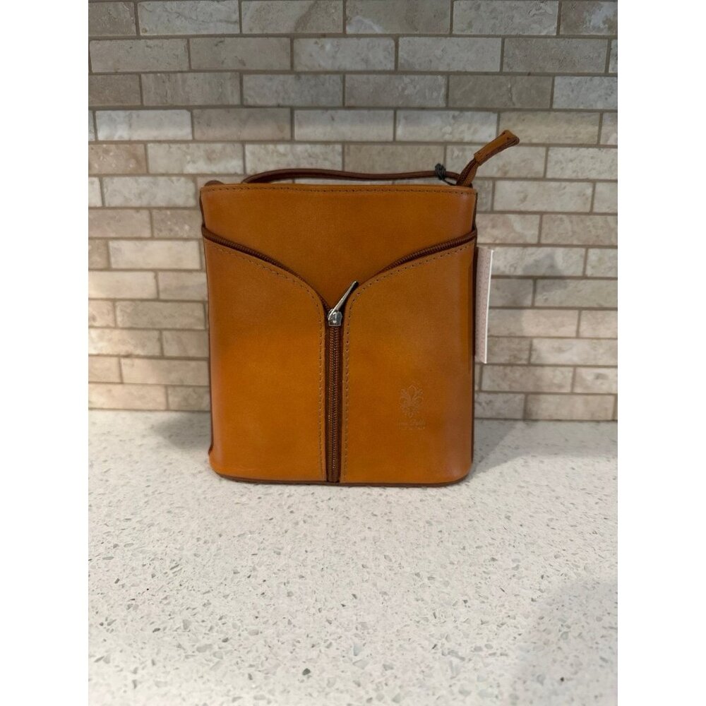 Vera pelle leather crossbody bag, back zip ,top‎ zip and front pocket
